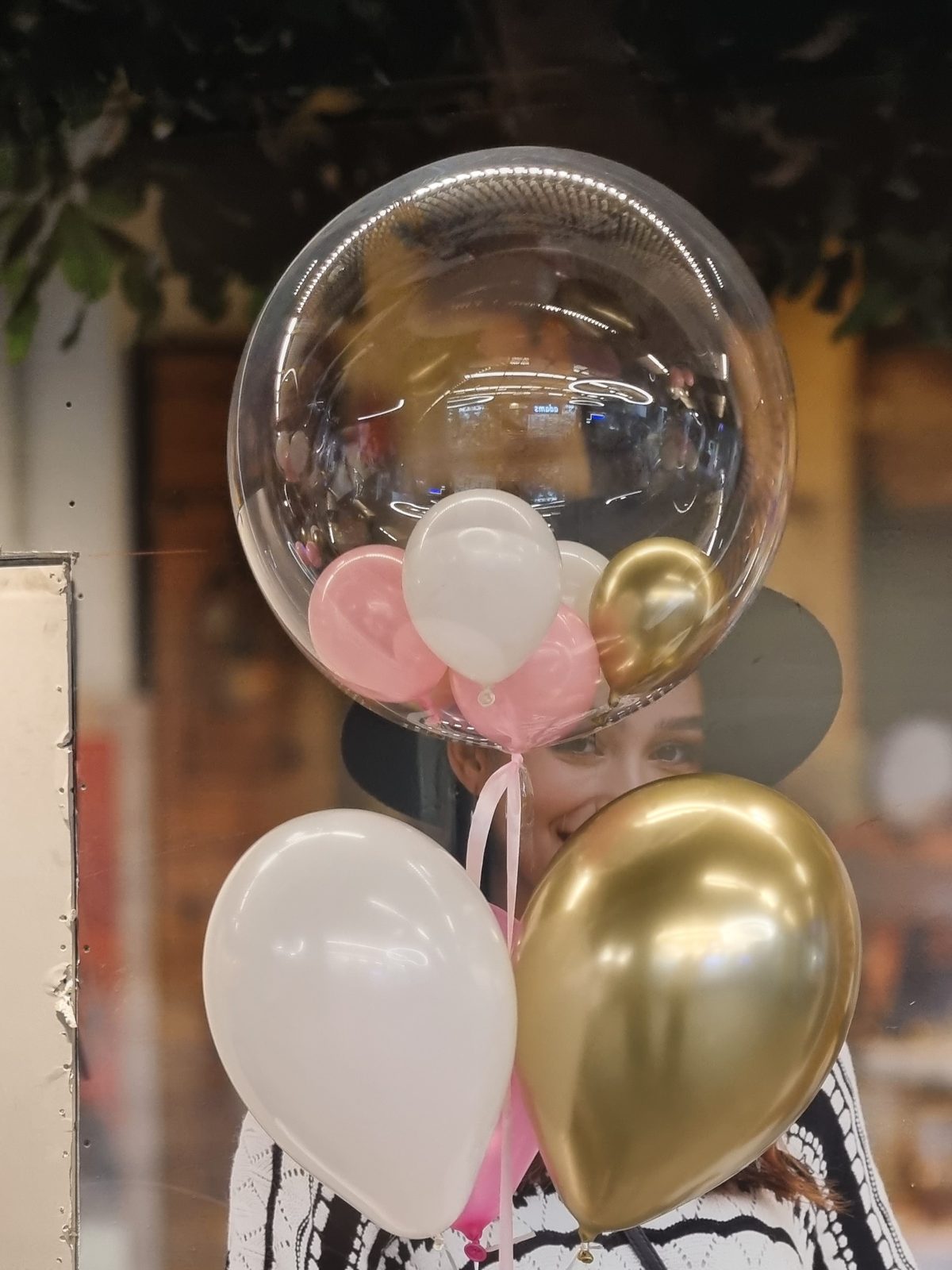 בלון זכוכית עם בלוני זהב וורוד — Neto Balloon